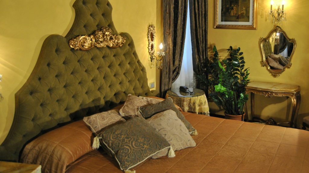 campo-di-fiori-deluxe-room